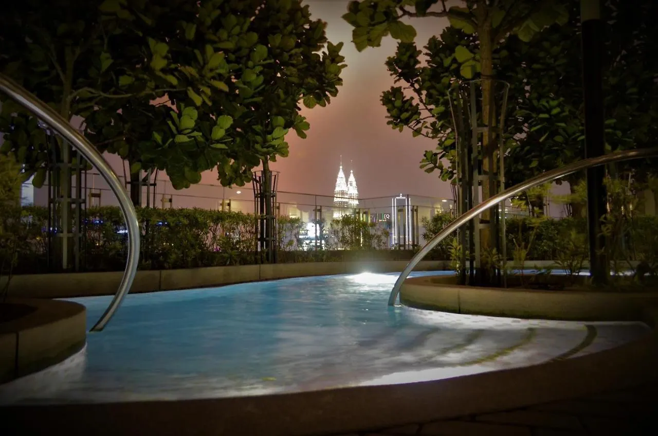 The Robertson By Kl Moonlight Suites Bukit Bintang Kuala Lumpur Bed & Breakfast